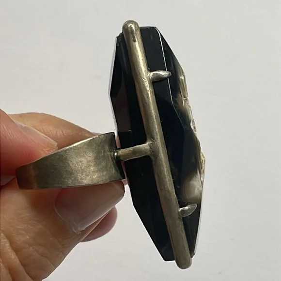 Chan Luu Ring - Picture 5 of 8